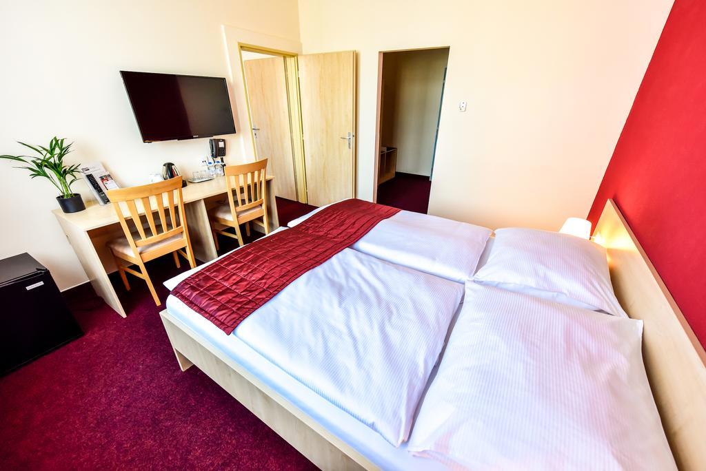 City Hostel Brno Modřice Eksteriør billede
