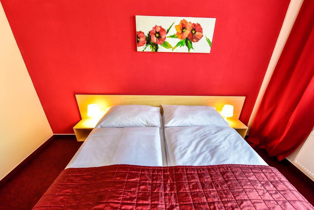 City Hostel Brno Modřice Eksteriør billede