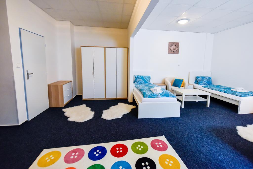 City Hostel Brno Modřice Eksteriør billede