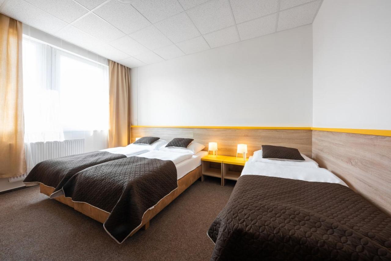 City Hostel Brno Modřice Eksteriør billede